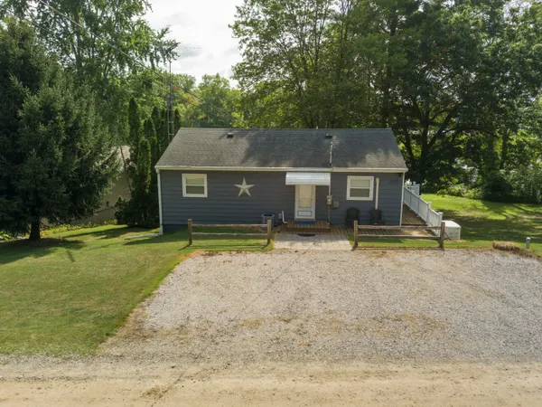$329,900 | 5375 Paradise Drive, Reading, MI 49274