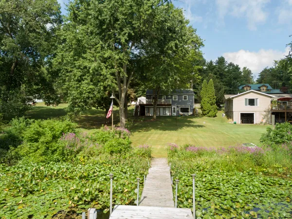 $329,900 | 5375 Paradise Drive, Reading, MI 49274