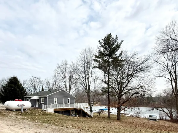 $329,900 | 5375 Paradise Drive, Reading, MI 49274