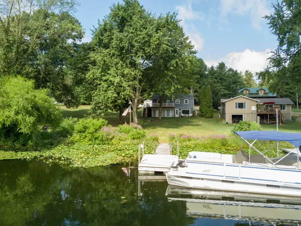 $329,900 | 5375 Paradise Drive, Reading, MI 49274