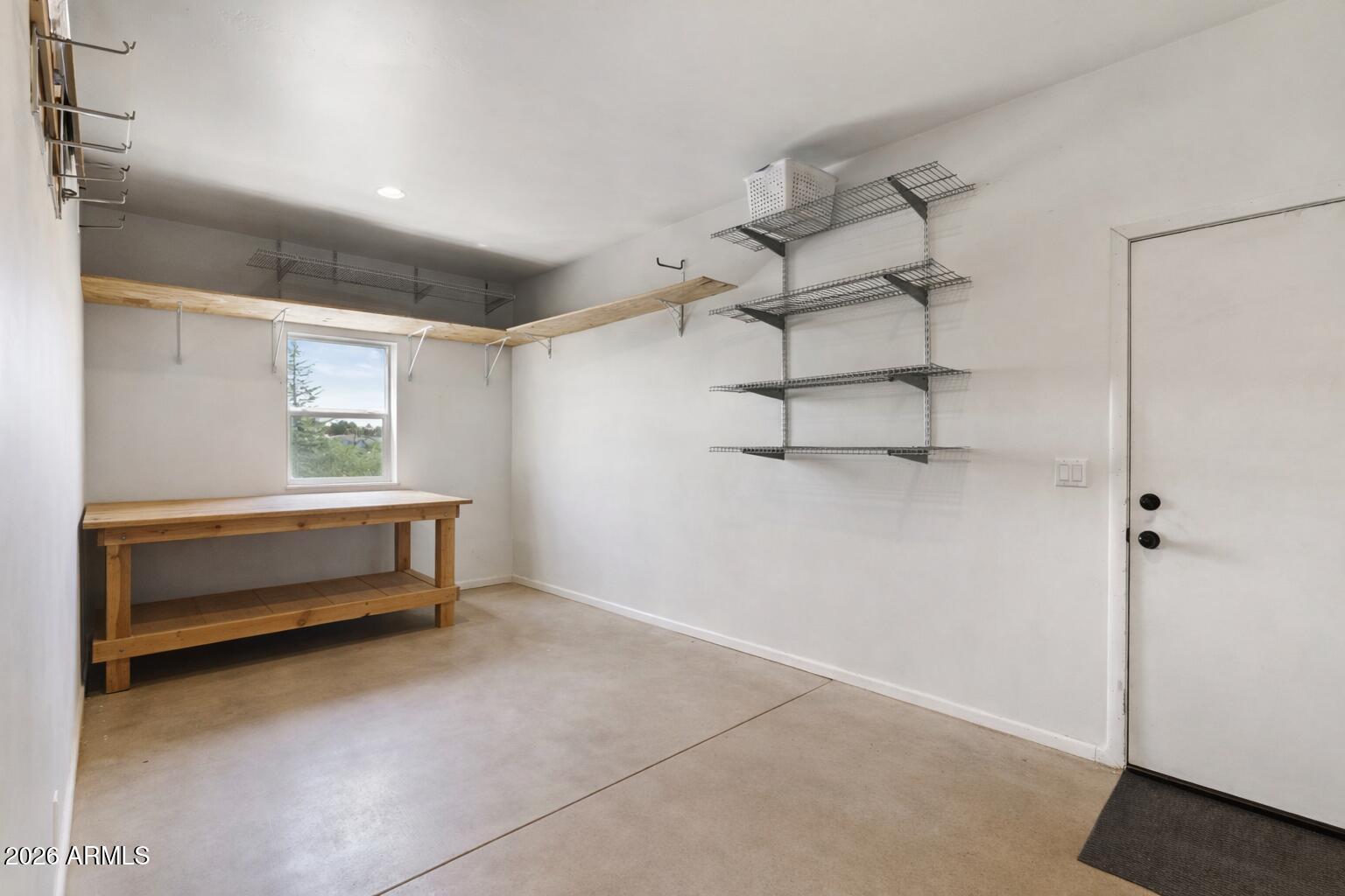 102 North Lookout Point Payson, AZ 85541 - Photo 13 of 25 a bedroom with bed and window