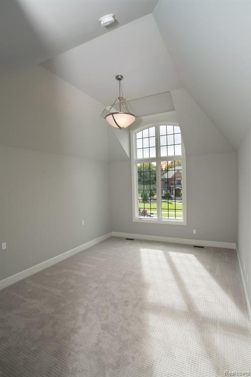 632 Wellington Circle Rochester Hills, MI 48309 - Photo 32 of 40