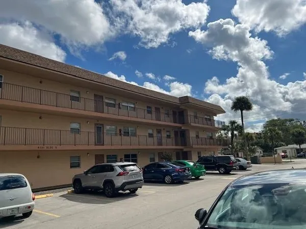$1,800 | 4191 Northwest 26th Street, Unit 354, Lauderhill, FL 33313