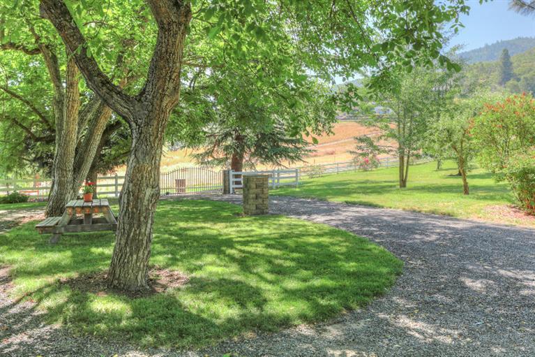 302 West Hilltop Road Talent, OR 97540 - Photo 23 of 32 Additional Photo