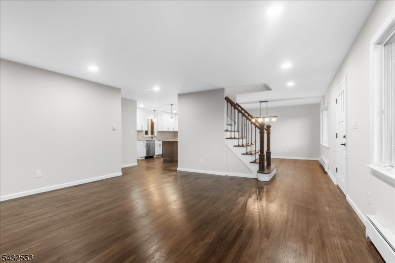 8 Cove Road Hopatcong, NJ 07843 - Photo 14 of 38
