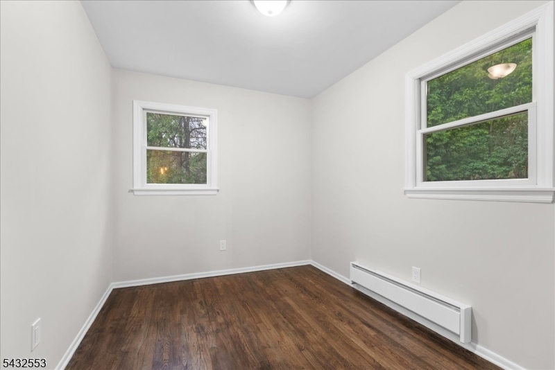 8 Cove Road Hopatcong, NJ 07843 - Photo 15 of 38