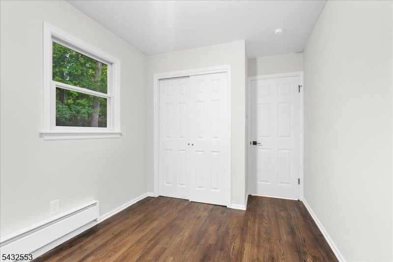 8 Cove Road Hopatcong, NJ 07843 - Photo 16 of 38