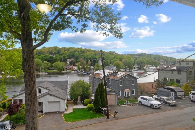8 Cove Road Hopatcong, NJ 07843 - Photo 23 of 38