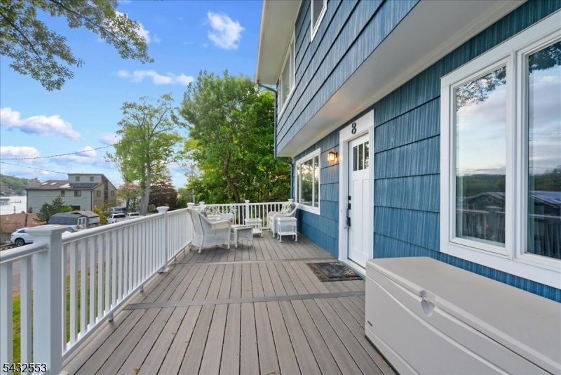 8 Cove Road Hopatcong, NJ 07843 - Photo 3 of 38