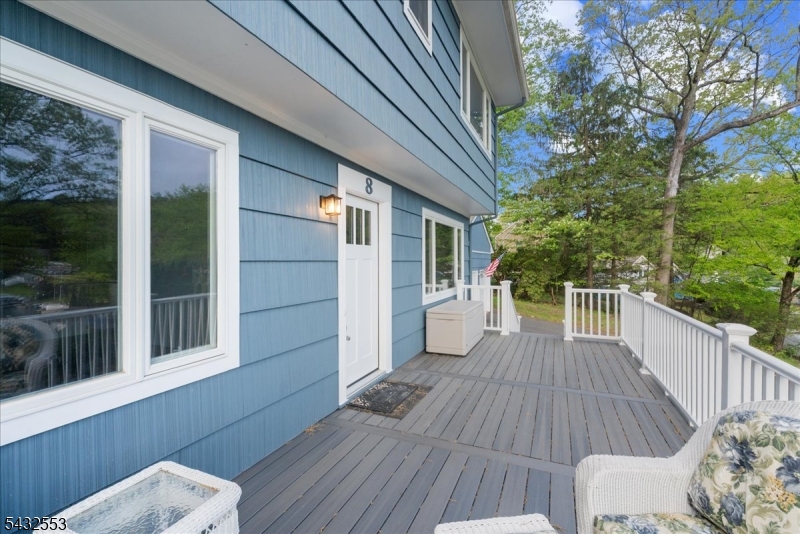 8 Cove Road Hopatcong, NJ 07843 - Photo 4 of 38