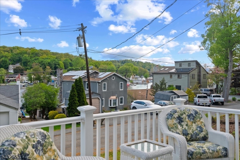 8 Cove Road Hopatcong, NJ 07843 - Photo 5 of 38