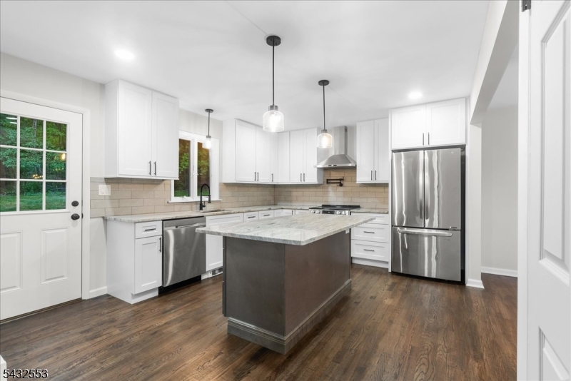 8 Cove Road Hopatcong, NJ 07843 - Photo 6 of 38