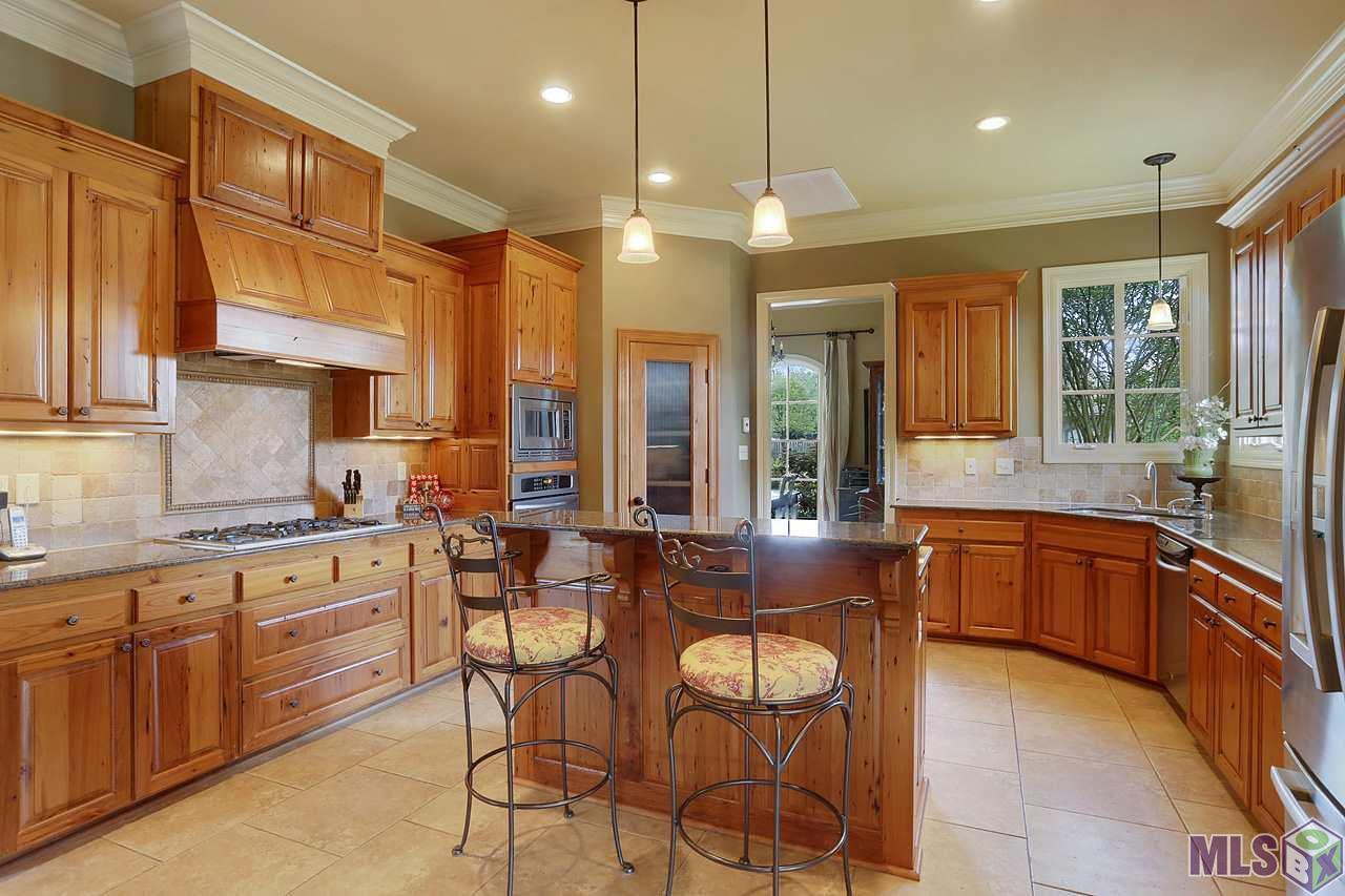 3207 Coates Crossing Baton Rouge, LA 70810 - Photo 4 of 14 Gorgeous Kitchen