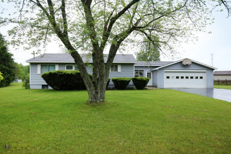 3026 Bass Lake Road Pierson, MI 49339 - Photo 2 of 28 IMG_1464