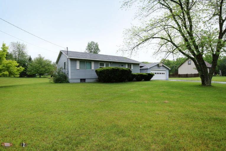 3026 Bass Lake Road Pierson, MI 49339 - Photo 3 of 28 IMG_1466