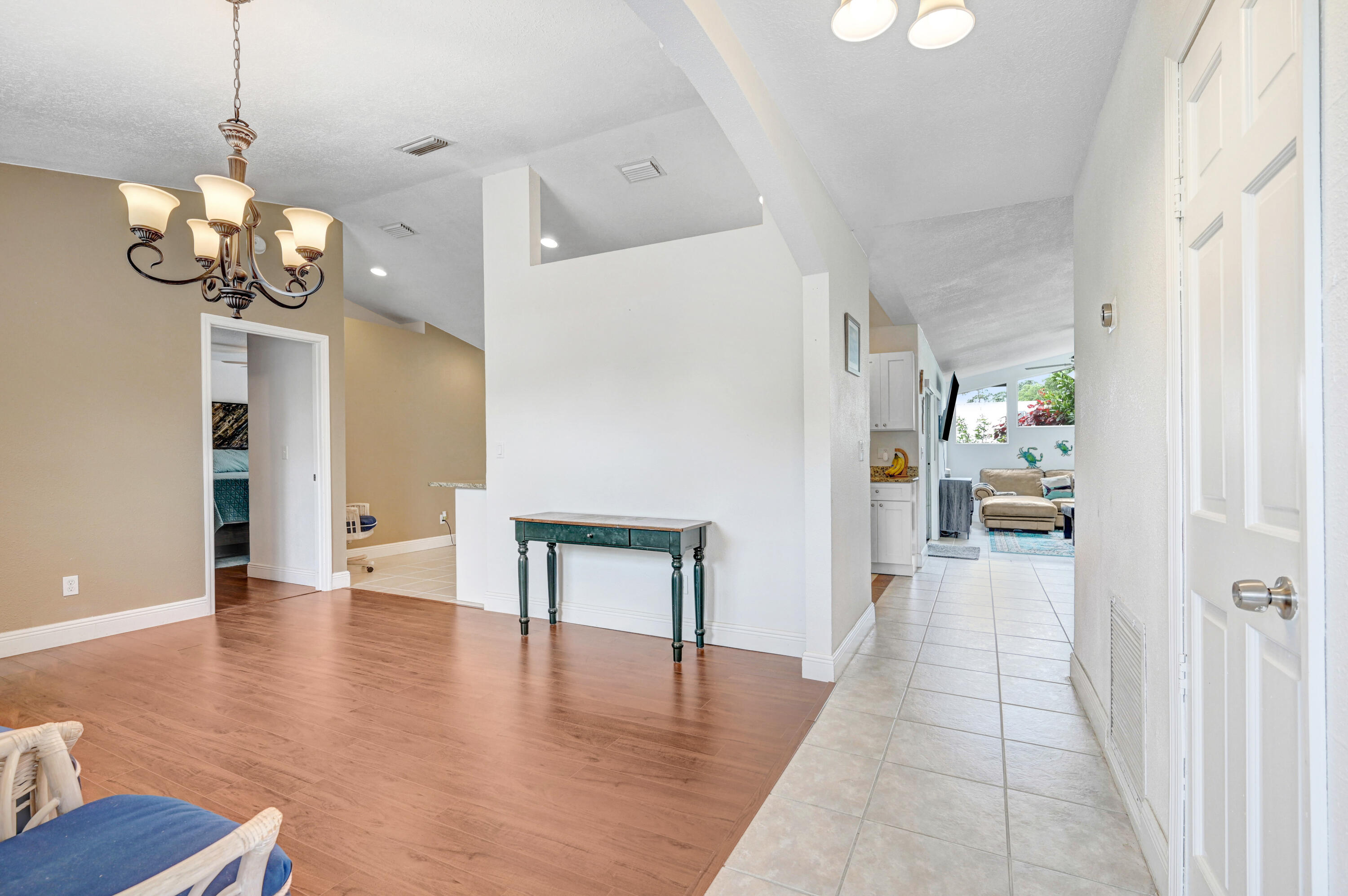 1498 Hardey Road Southwest Palm Bay, FL 32908 - Photo 8 of 50 DSC_0666
