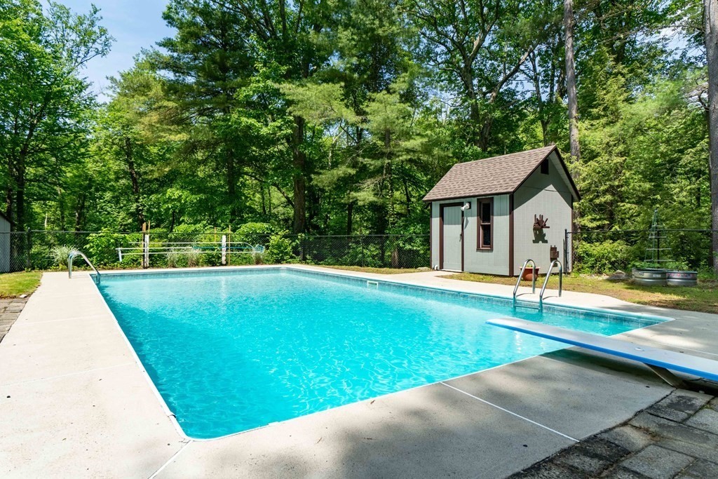 17 Stonehedge Road Lincoln, MA 01773 - Photo 41 of 42