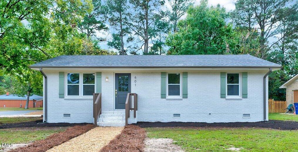 01-601 W Walnut St-1