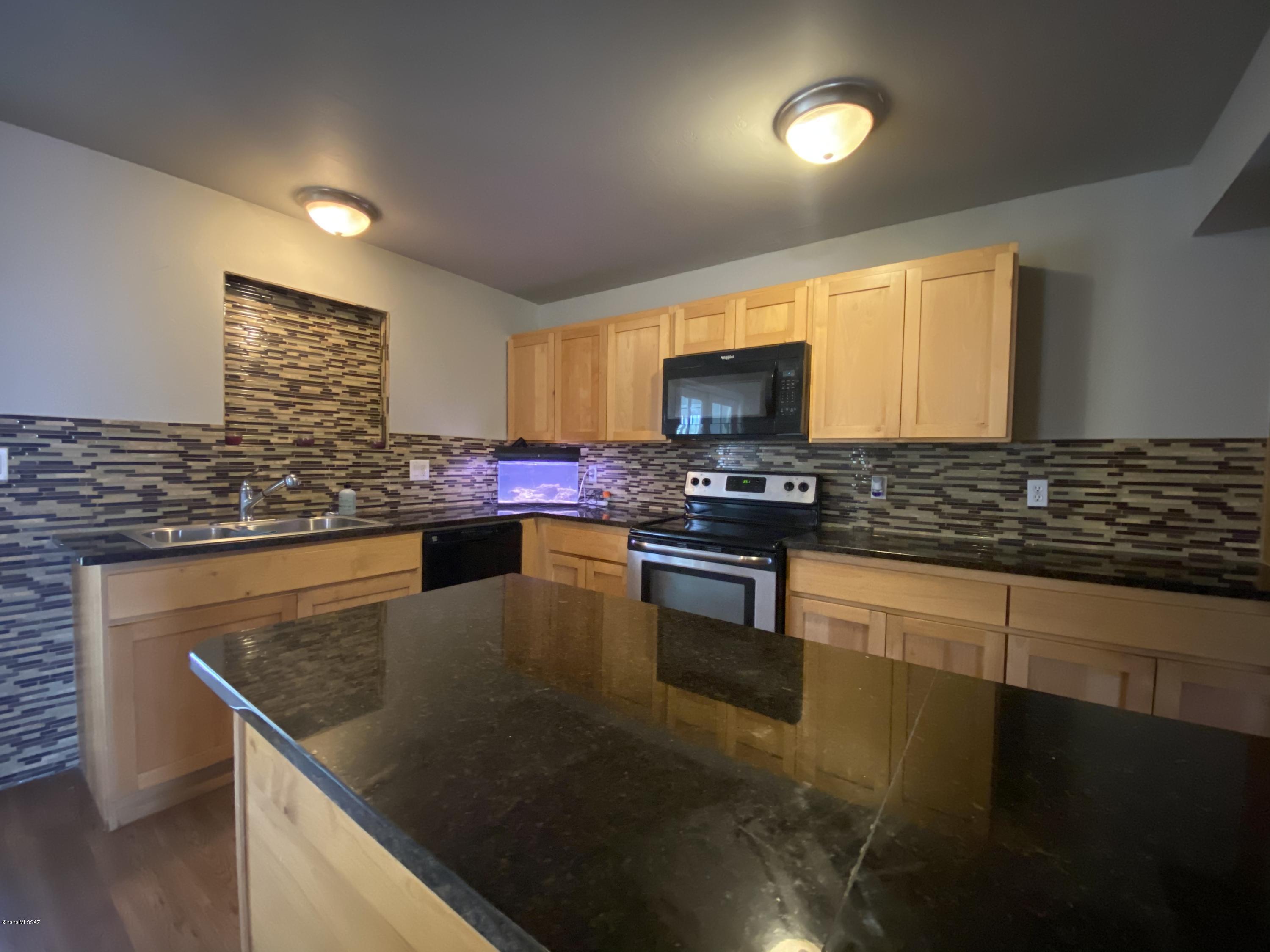 1909 West Saxony Road Tucson, AZ 85713 - Photo 7 of 26
