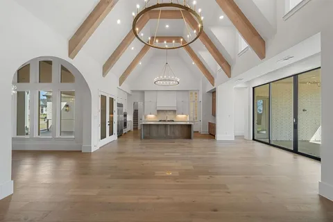 a view of an entryway with livingroom