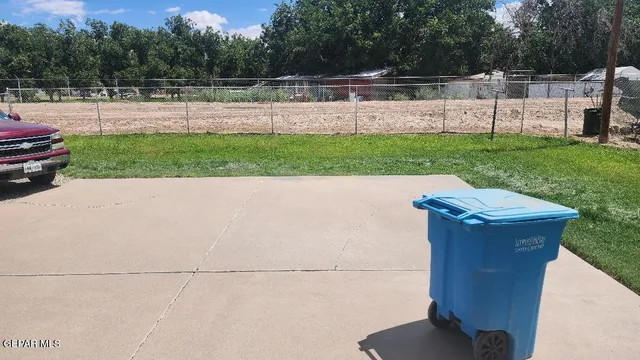 a view of yard with tree s