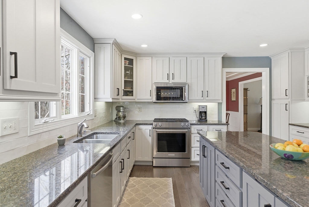 1 Selfridge Road Bedford, MA 01730 - Photo 3 of 38