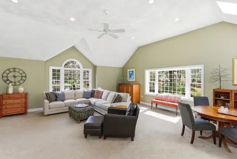 $1,728,000 | 1 Selfridge Road, Bedford, MA 01730