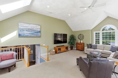 $1,728,000 | 1 Selfridge Road, Bedford, MA 01730