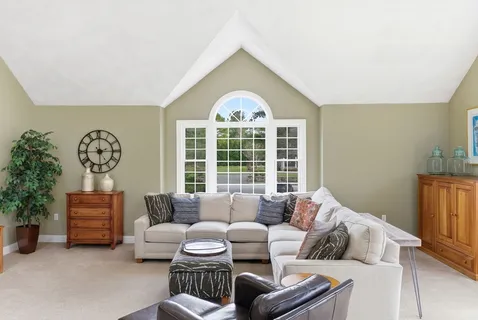 $1,728,000 | 1 Selfridge Road, Bedford, MA 01730