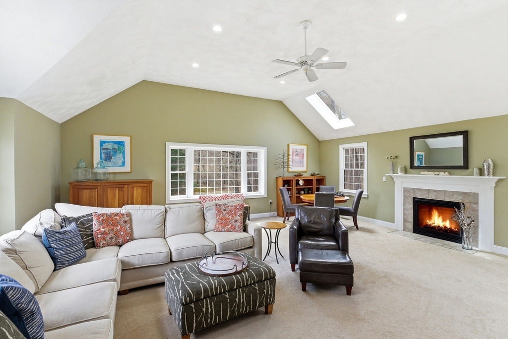 1 Selfridge Road Bedford, MA 01730 - Photo 10 of 38