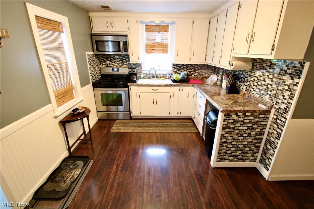 18179 Mumford Road Burton, OH 44021 - Photo 11 of 25