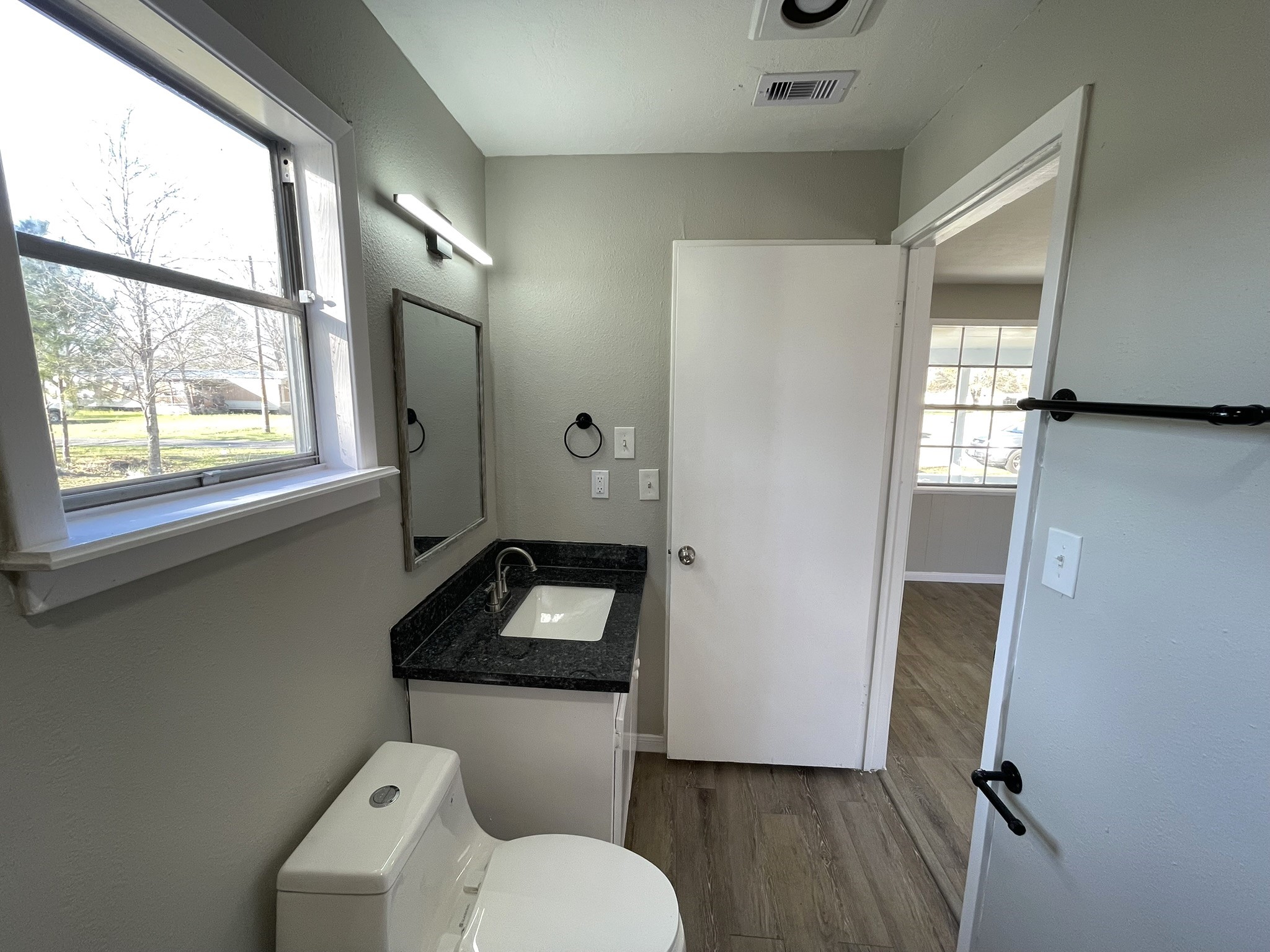 104 County Road 2401 Hull, TX 77564 - Photo 24 of 40 Ensuite bath