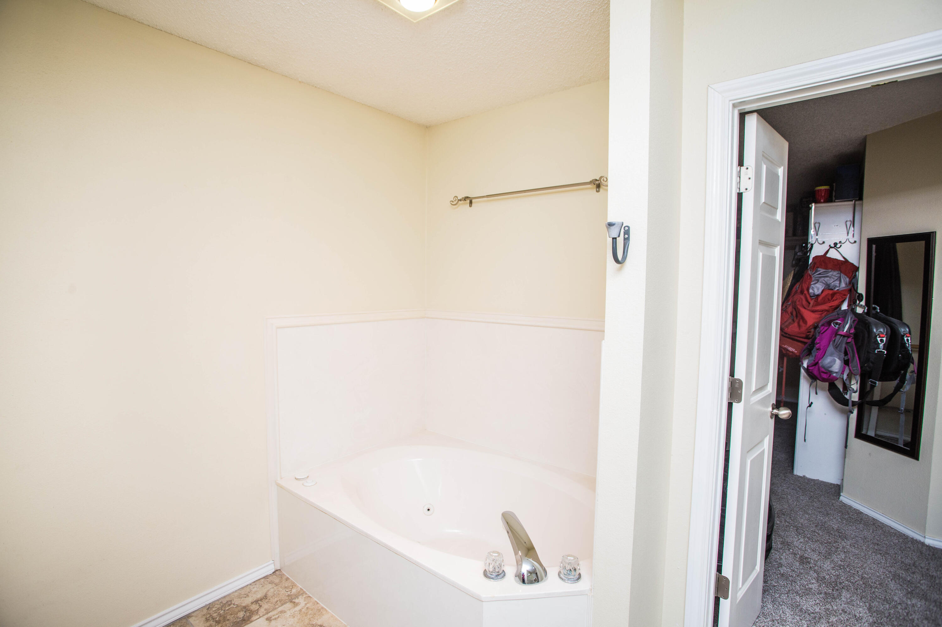 616 North 8th Street Wolfforth, TX 79382 - Photo 44 of 50 a bathroom with a bathtub