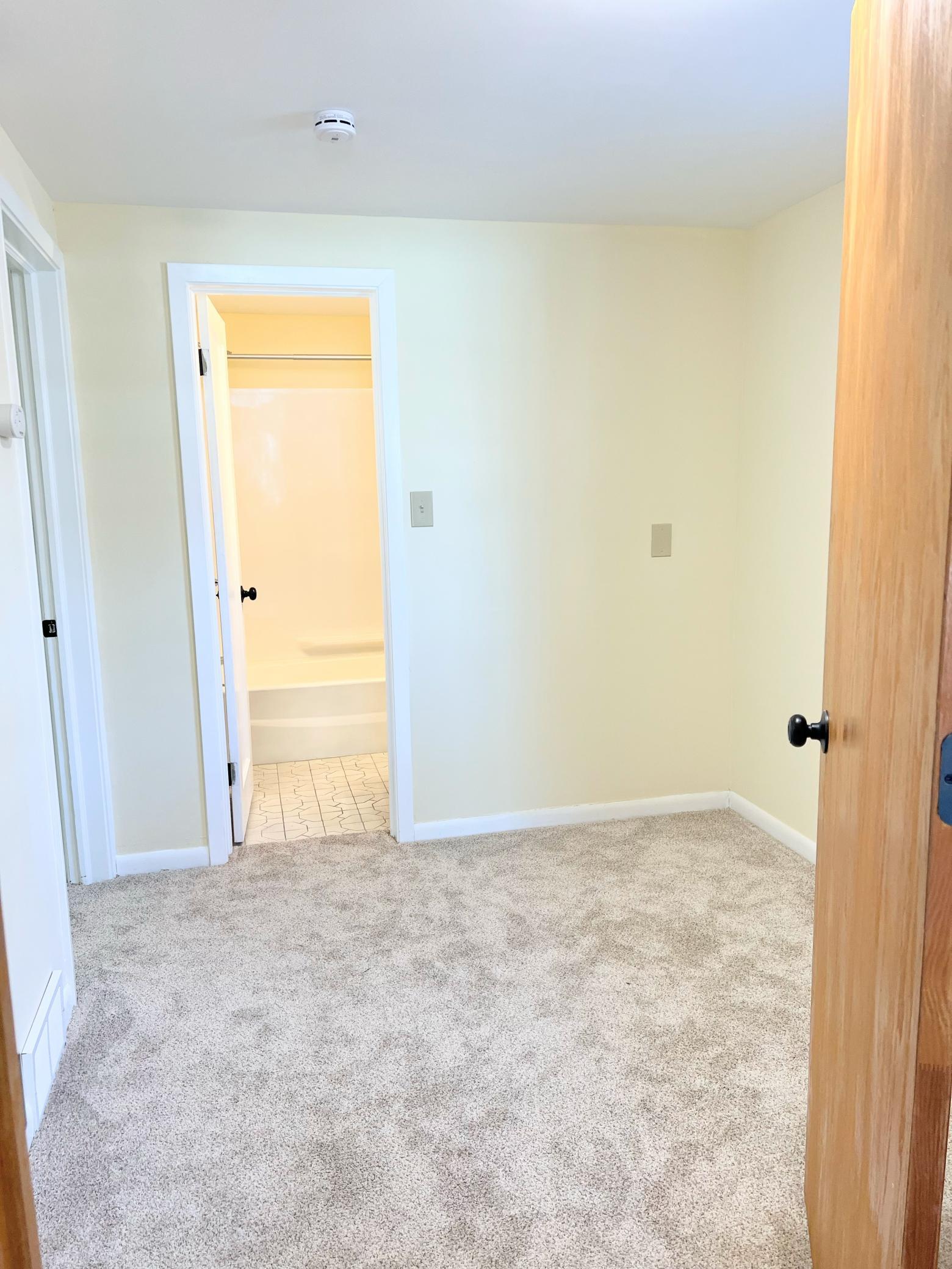 1670 Stillwater Street St. Paul, MN 55110 - Photo 13 of 32