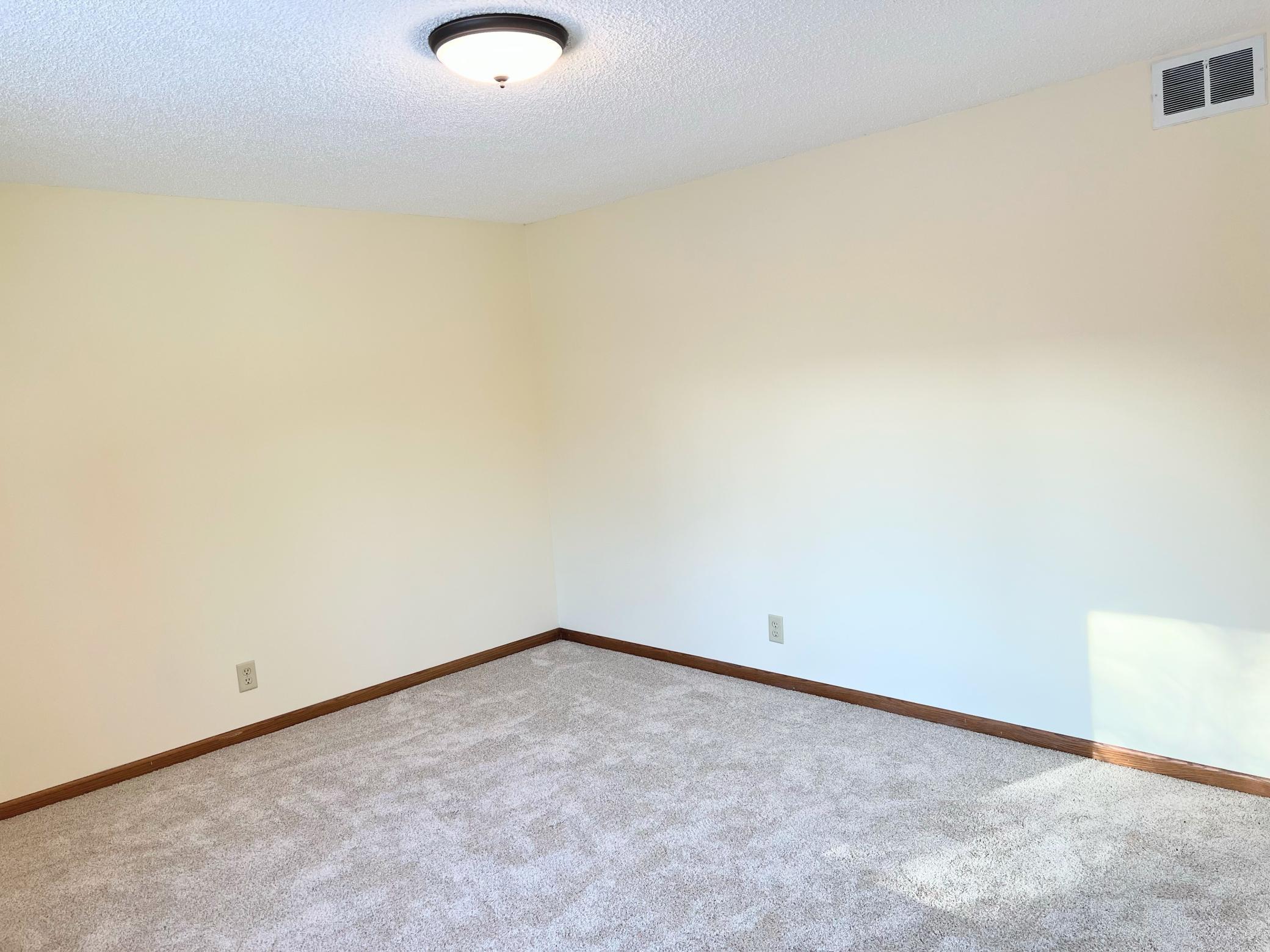 1670 Stillwater Street St. Paul, MN 55110 - Photo 16 of 32