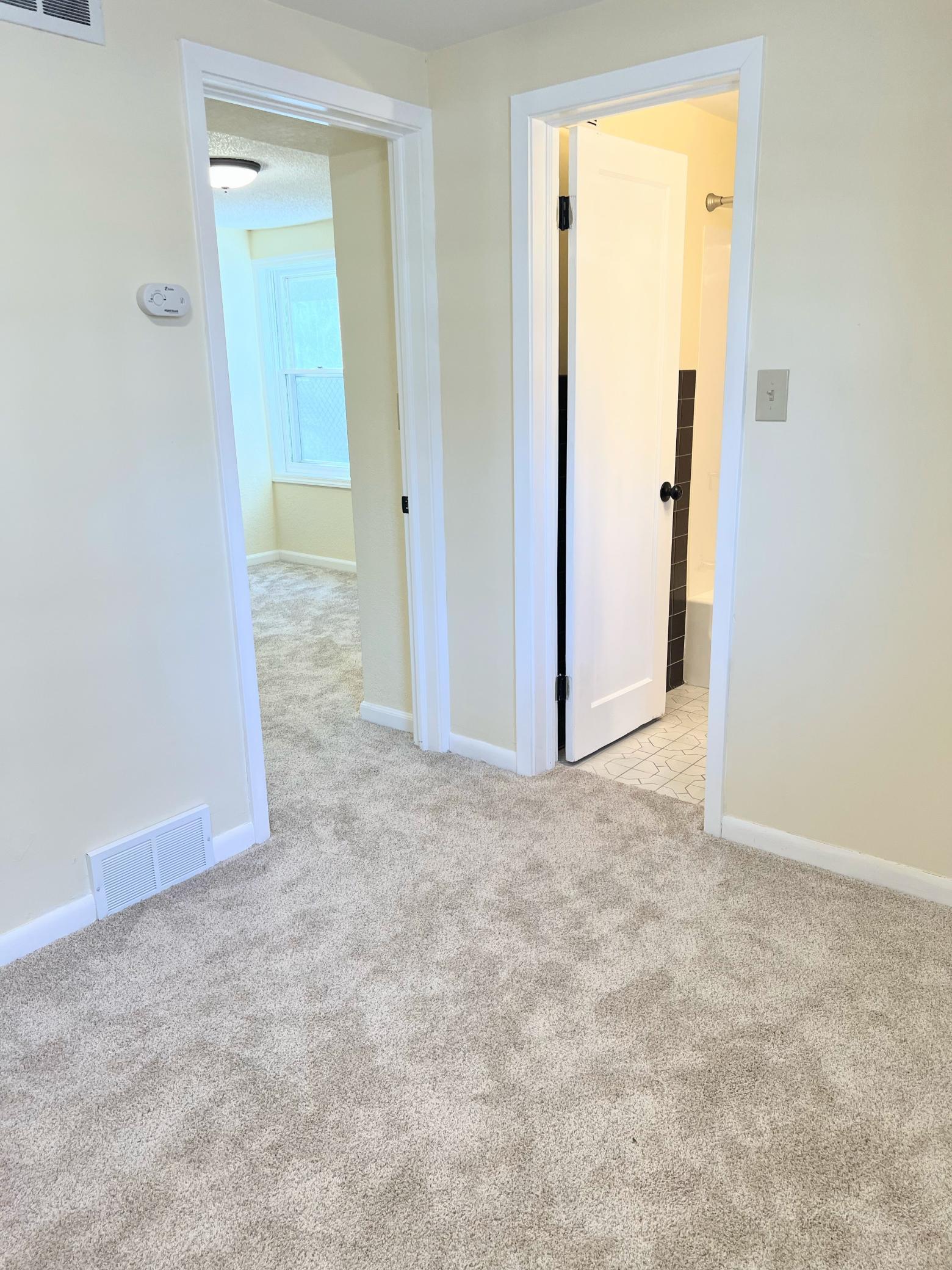 1670 Stillwater Street St. Paul, MN 55110 - Photo 17 of 32