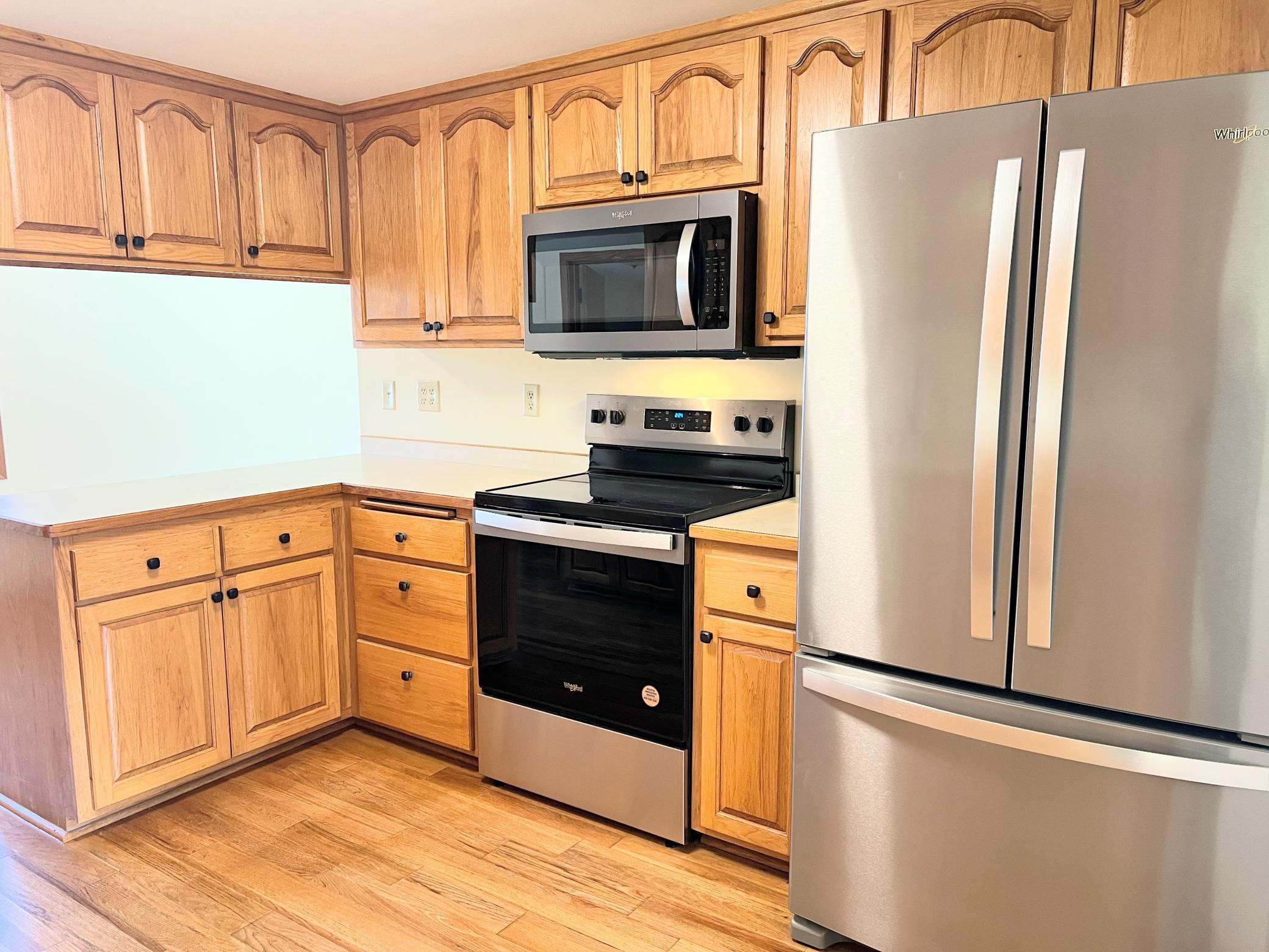 1670 Stillwater Street St. Paul, MN 55110 - Photo 4 of 32