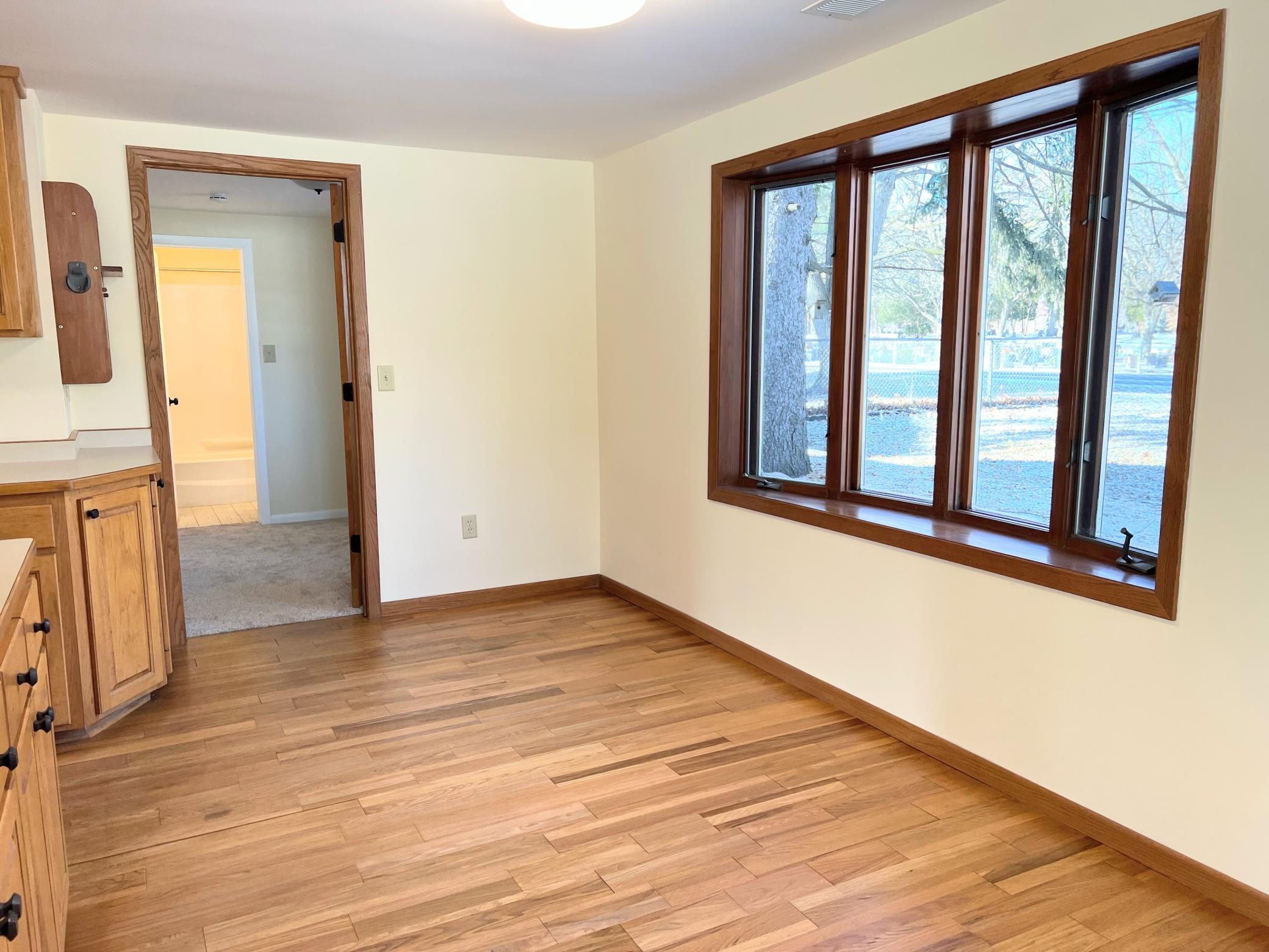 1670 Stillwater Street St. Paul, MN 55110 - Photo 9 of 32