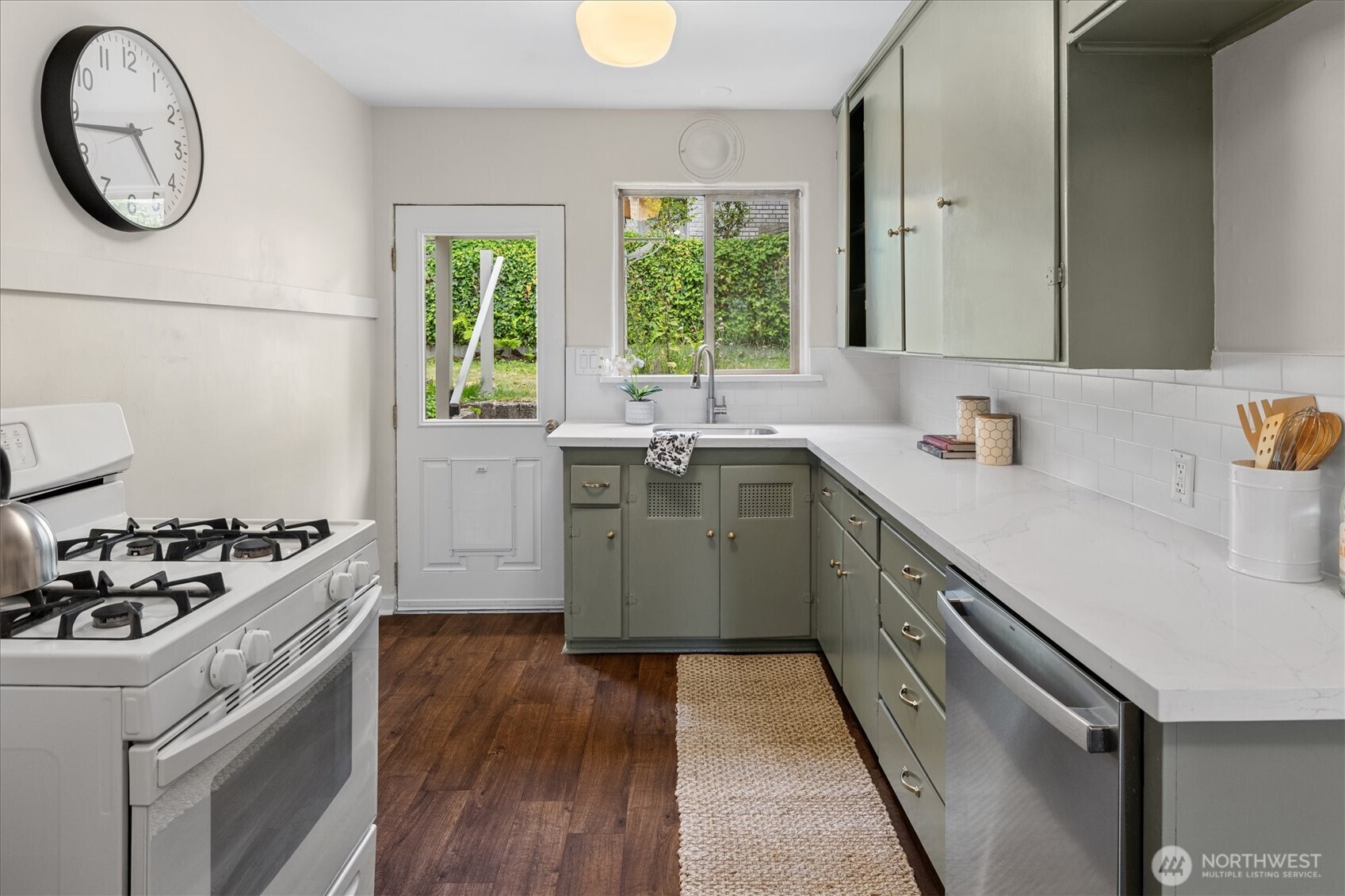 15 Fulton Street Seattle, WA 98119 - Photo 10 of 35 Gallery Image 10