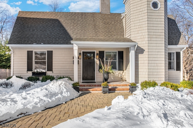 18 Harding Terrace Morristown, NJ 07960 - Photo 2 of 36