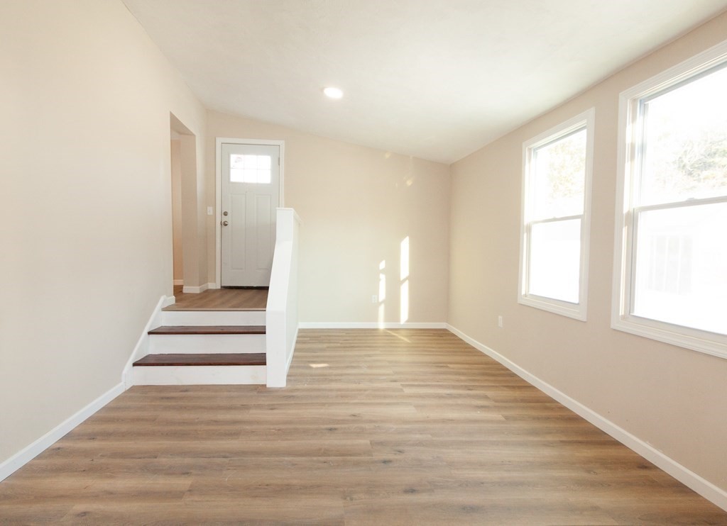 427 Putnam Hill Road Sutton, MA 01590 - Photo 11 of 18