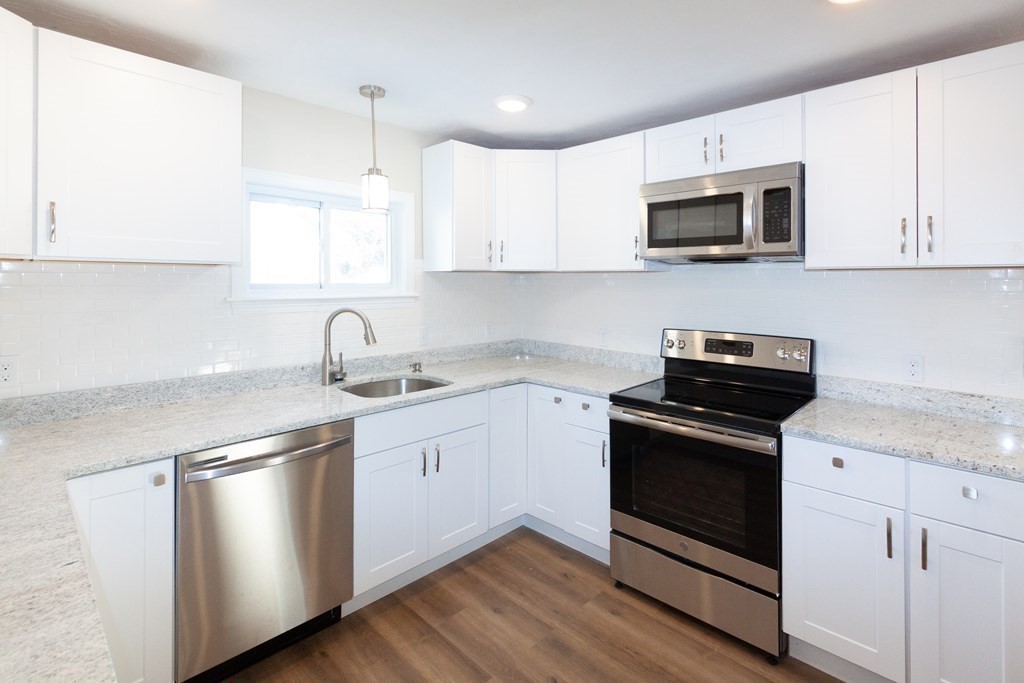 427 Putnam Hill Road Sutton, MA 01590 - Photo 4 of 18
