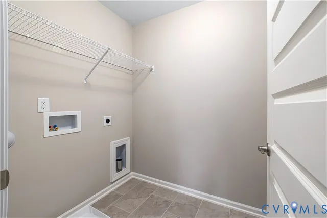 a view of a hallway with closet