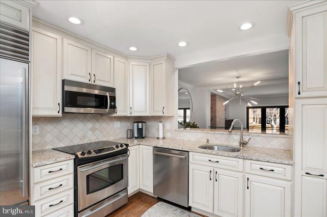 $1,587,000 | 117 Quay Street, Alexandria, VA 22314