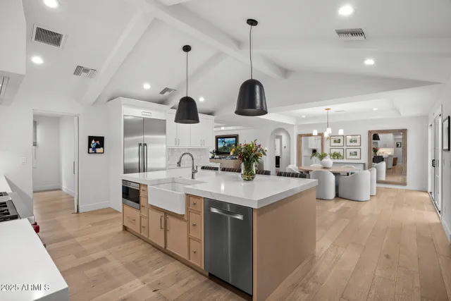 $3,899,999 | 4636 East Calle Ventura, Phoenix, AZ 85018