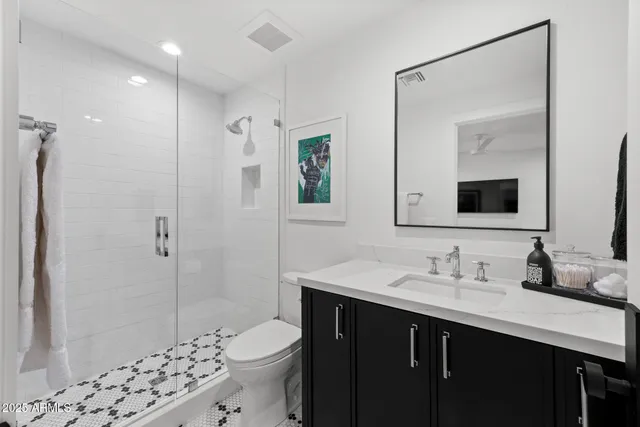 $3,899,999 | 4636 East Calle Ventura, Phoenix, AZ 85018