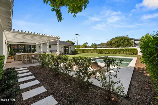 $3,899,999 | 4636 East Calle Ventura, Phoenix, AZ 85018