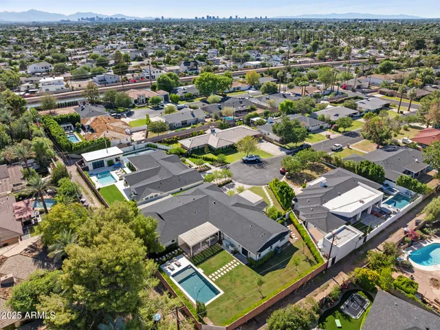 $3,899,999 | 4636 East Calle Ventura, Phoenix, AZ 85018