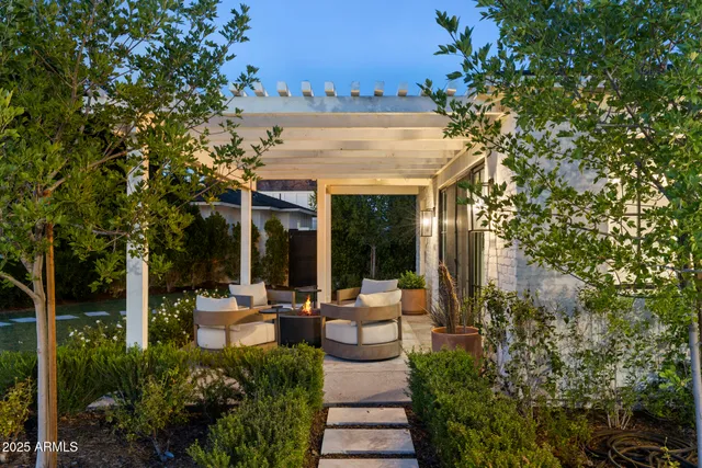 $3,899,999 | 4636 East Calle Ventura, Phoenix, AZ 85018