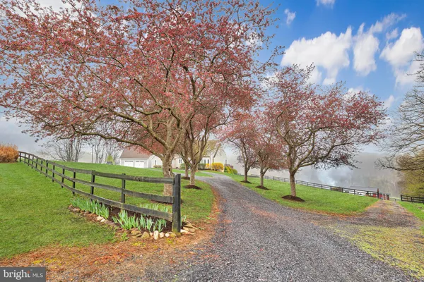 $1,450,000 | 9393 Briar Lane, Delaplane, VA 20144